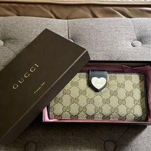 Gucci Long Wallet Leather Women's Heart Logo GG Logo